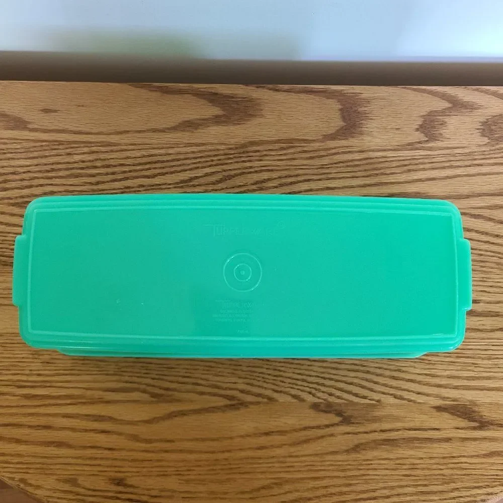Tupperware Vintage Celery Vegetable Keeper Crisper Item 782-2 Jadeite Green